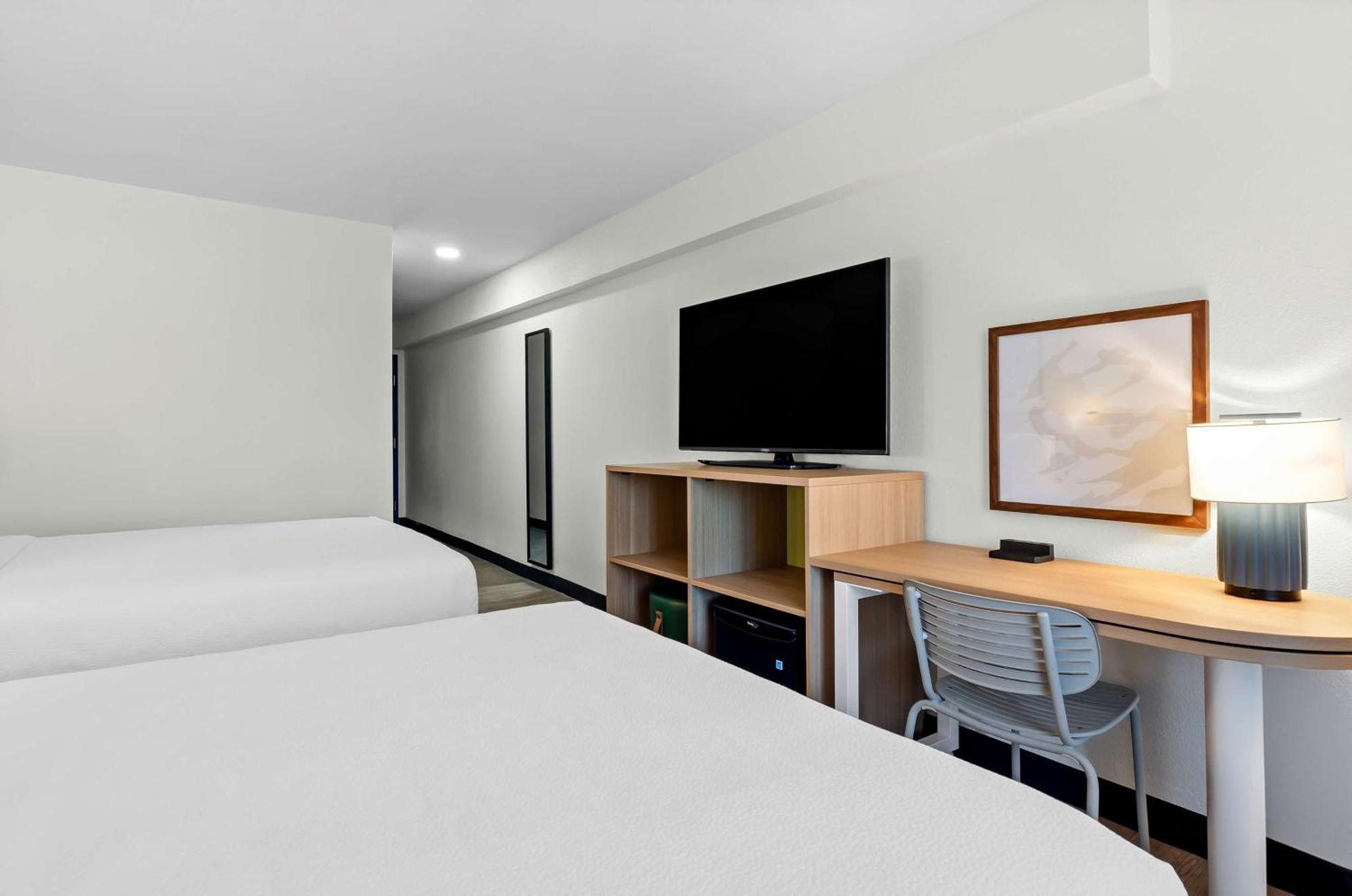 Spark By Hilton Hotel 2*
